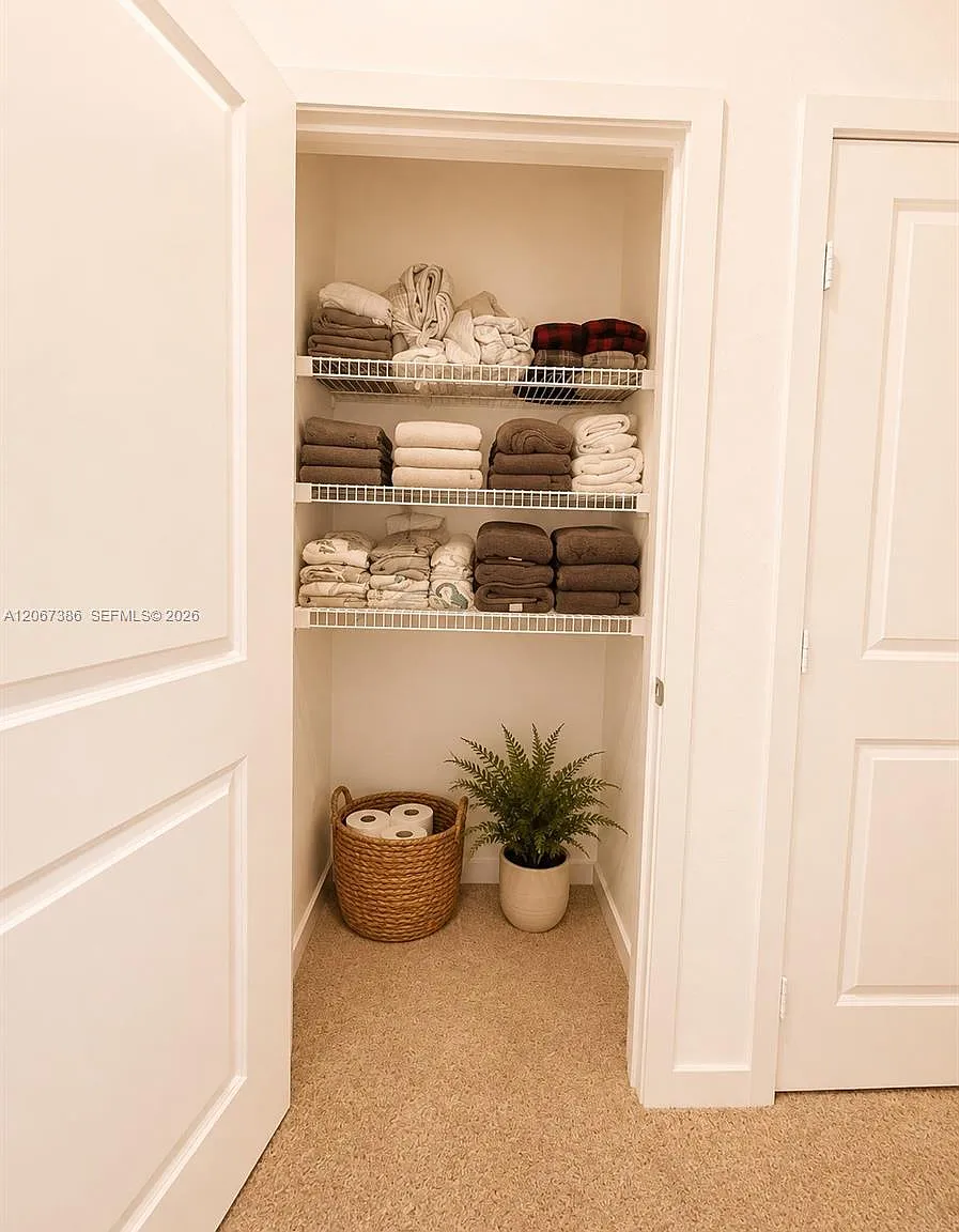 Regal Palm Subdivision — Photo 4