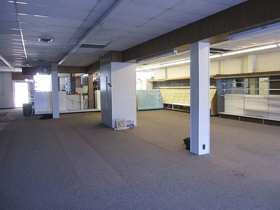 3rd image of 803 Water St