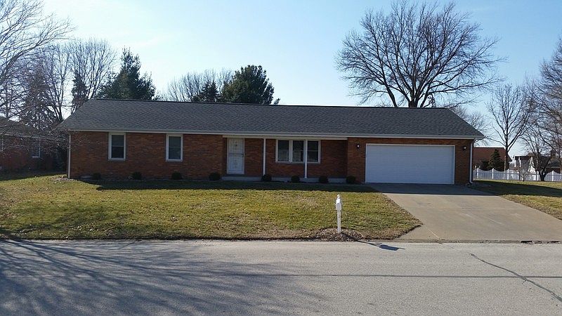1st image of 829 Pawn Ave
