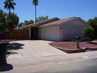 5th image of 936 N Roosevelt Cir