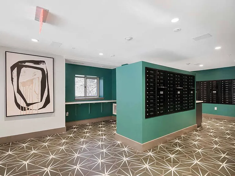 Sofi At 50 Forest — Photo 20