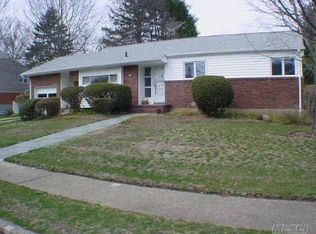 39 Sherman Dr, Syosset, NY 11791