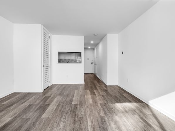 520 W 43rd St #3DD