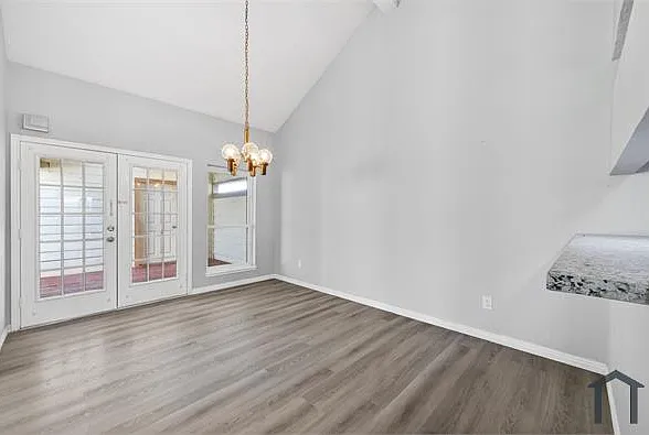 11820 Spring Grove Dr — Photo 9