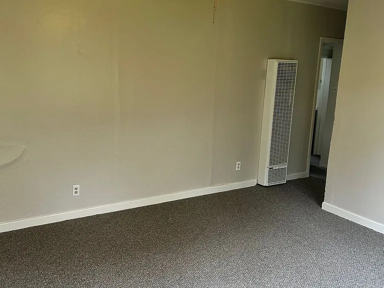 410 Tulare Ave — Photo 6