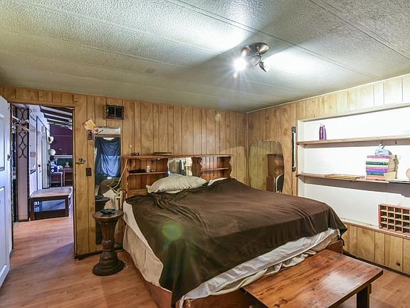 3rd image of 3904 Delynn Ct