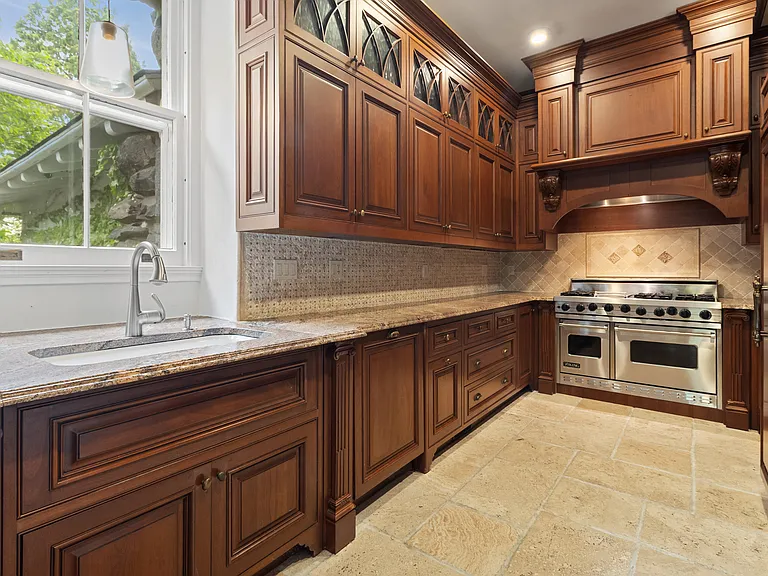 432 Field Point Rd — Photo 22