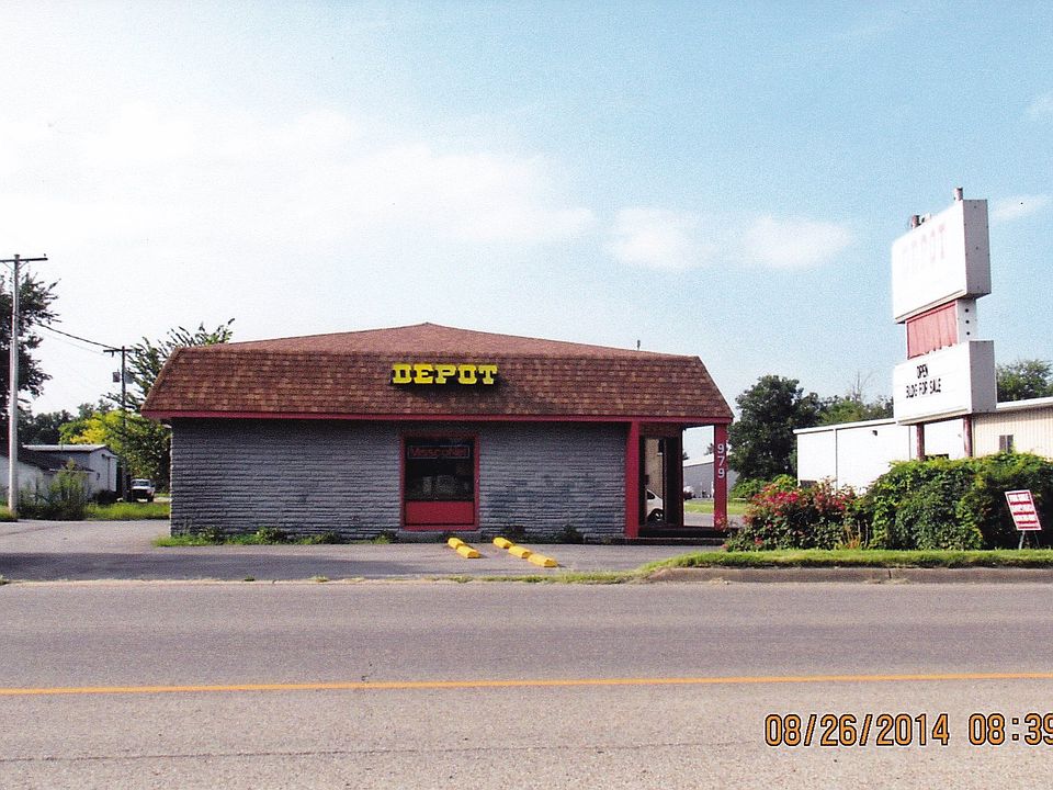 1st image of 979 E Main St