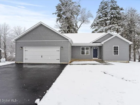 20 WILEY Way, Corinth, NY 12822