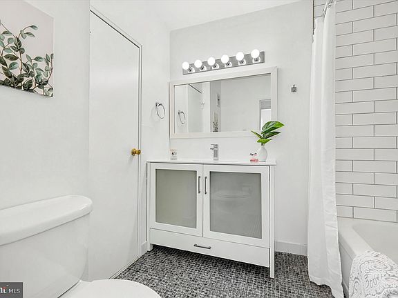 5th image of 120 N Bethlehem Pike APT B303