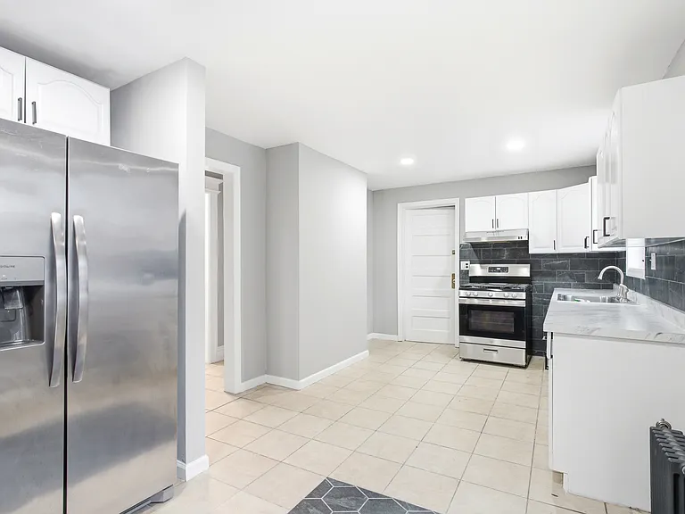 228 Duane St #1 — Photo 11