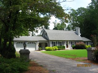 175 McMillan Ave, Wallace, NC 28466