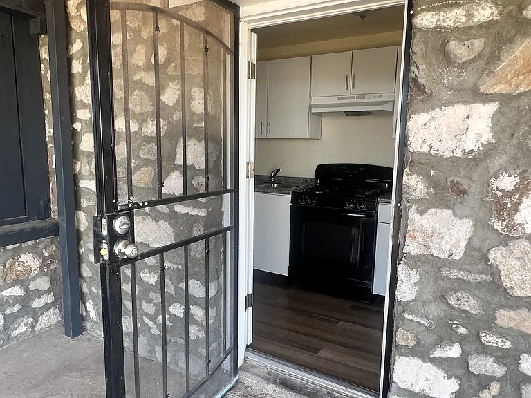 Entrance to main Unit to kitchen