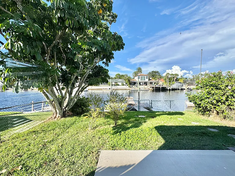 4335 Floramar Ter — Photo 24