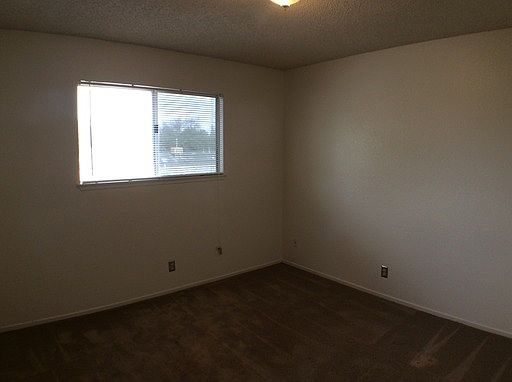 4th image of 26814 S Mooney Blvd Spc C103