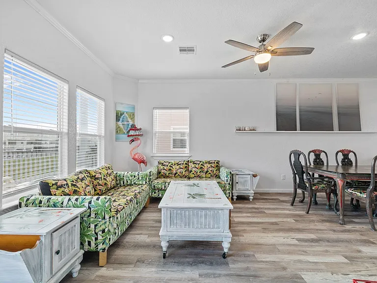 139 W Palm St — Photo 8