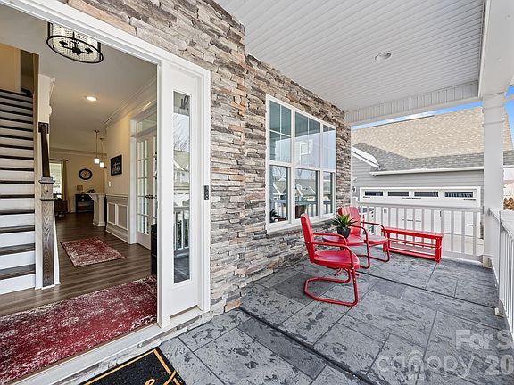 3rd image of 5327 Pembrey Dr