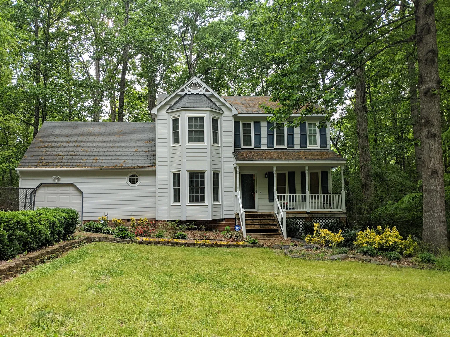 3 bed, 2.5 bath, 1849 sqft, $2,370 — Photo 1