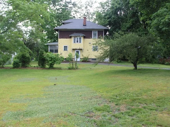 17 Central St, Erving, MA 01344