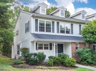 19 Magnolia Ln, Mount Arlington, NJ 07856