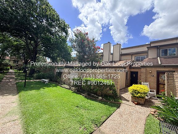 3rd image of 726 Country Place Dr APT B