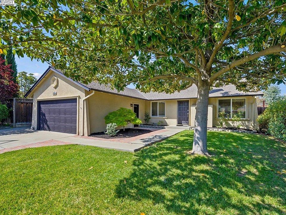 1st image of 414 Brighton Way