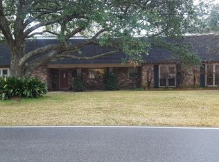 6404 Shore Dr, Ocean Springs, MS 39564