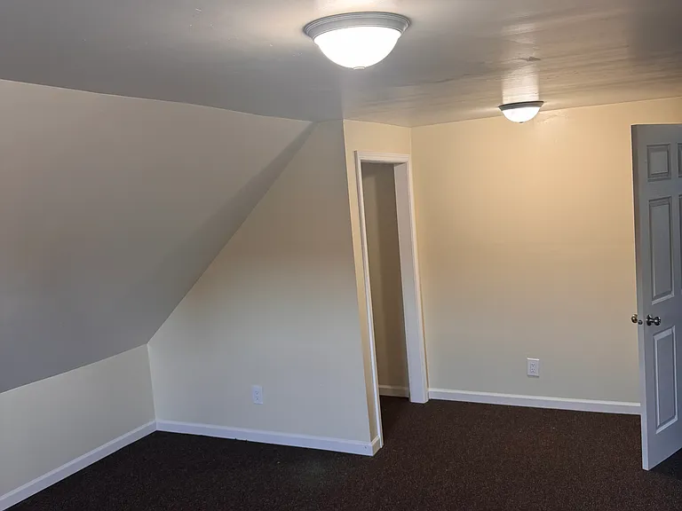 742 Charlotte St — Photo 13