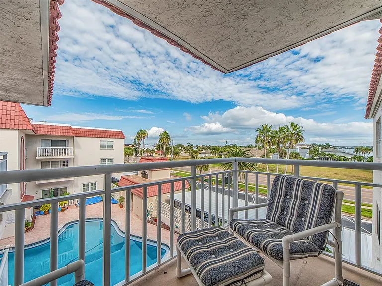 2900 Gulf Blvd #307 — Photo 9
