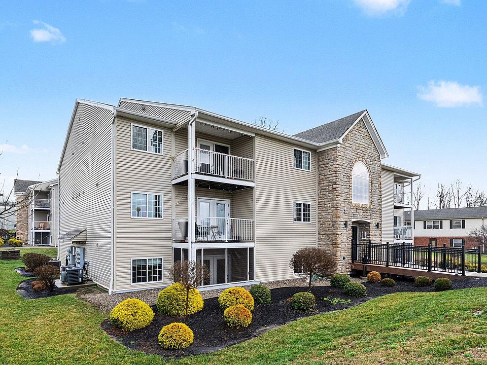 1st image of 1065 Wellington Dr Unit 1