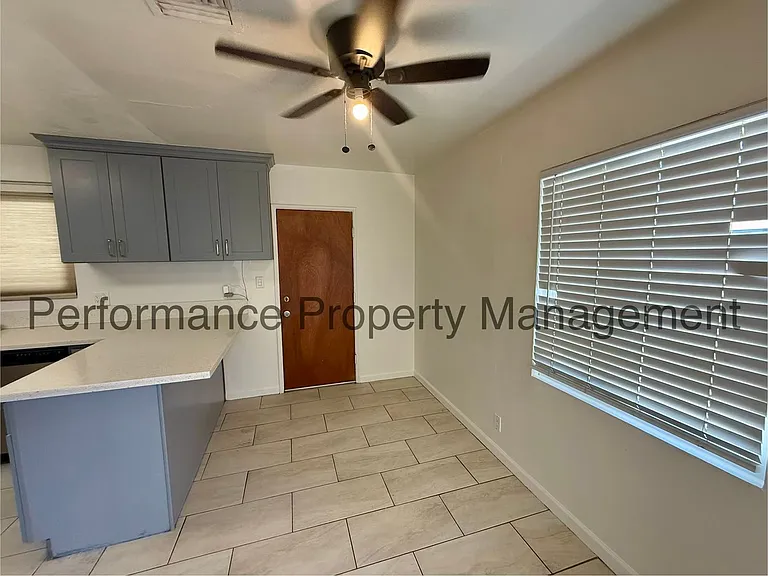 1220 Sylvia Dr — Photo 3