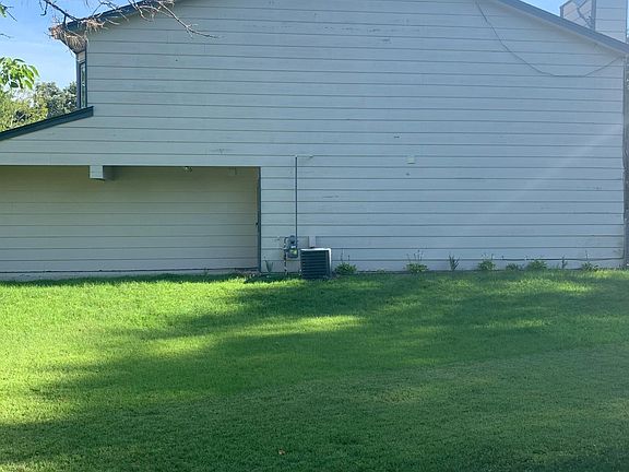4th image of 12040 Louisiana Ave N #1