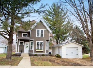 307 E State St, Fayette, IA 52142