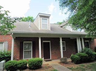 2733 Meadow Knoll Dr, Charlotte, NC 28269