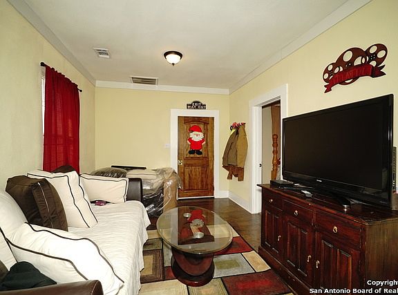 5th image of 150 Walton Ave