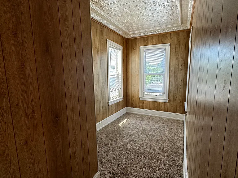 120 E Market St #2 — Photo 7