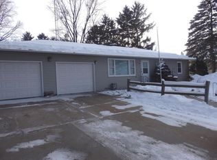 1019 E Maclean Rd, Elkhorn, WI 53121