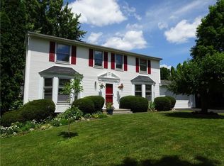24 Barnfield Rd, Pittsford, NY 14534