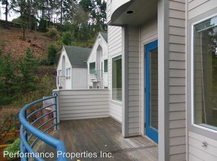 1667 SW Montgomery Dr, Portland, OR 97201