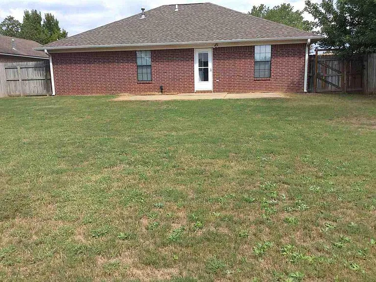 3935 Seraph Dr — Photo 14