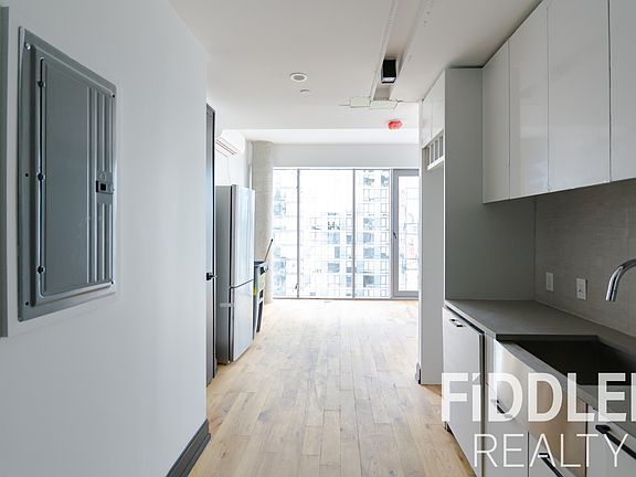 3rd image of 42-22 27th St #1702