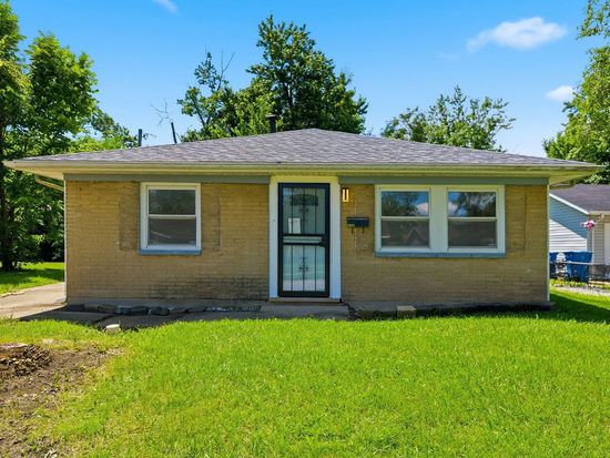 1942 Beacon Ct, Chicago Heights, IL 60411