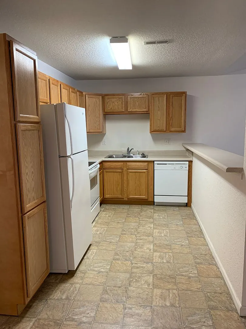 6656-MF2-E2 — Photo 2