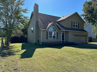 1901 Choctaw Dr, Greenwood, MO 64034