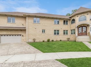 364 Geri Ln, Des Plaines, IL 60016