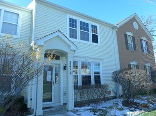 322 S Fieldstone Ct, Round Lake, IL 60073