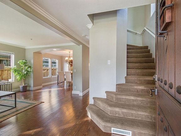 3rd image of 895 Tea Ct