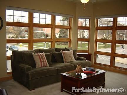 2nd image of 2292 N Swan Blvd