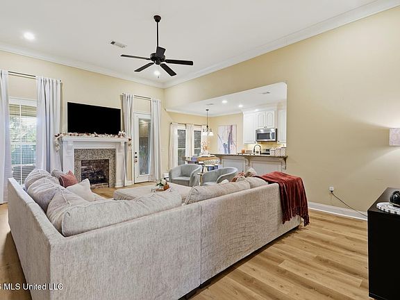 5th image of 304 Ridge Pointe Dr