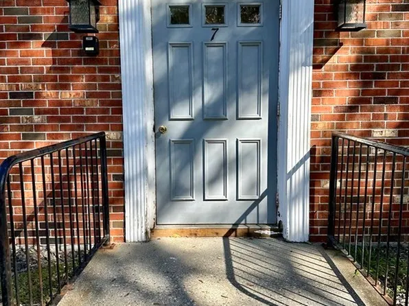 167 South St APT 7A, Northampton, MA 01060